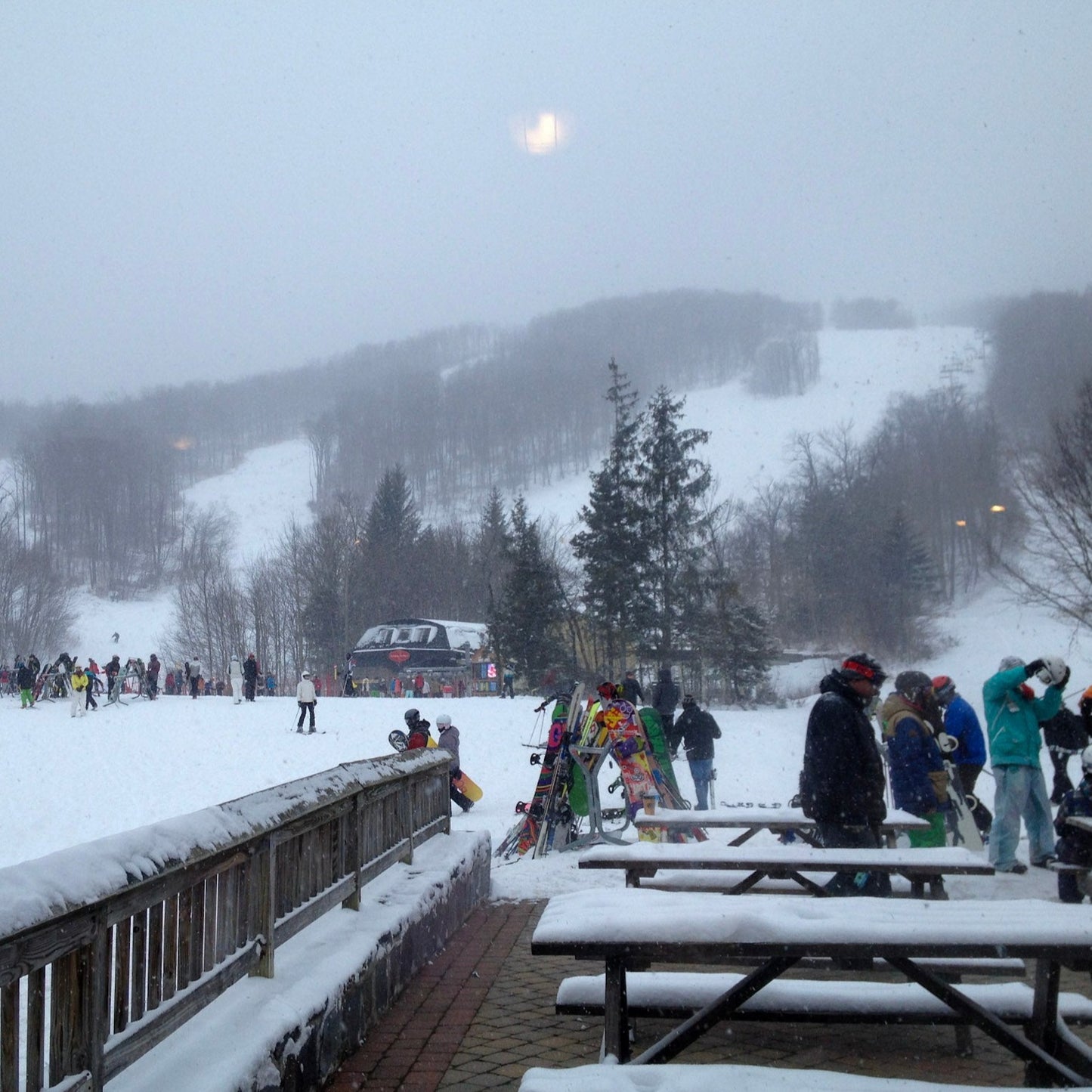 Shuttle Van to Stratton Mountain for Snowboarding & Skiing