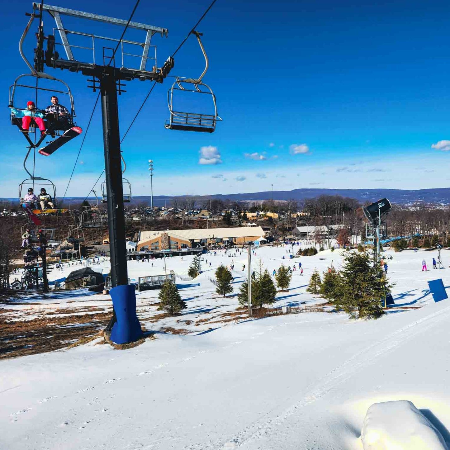 Shuttle Van to Montage for Snowboarding & Skiing