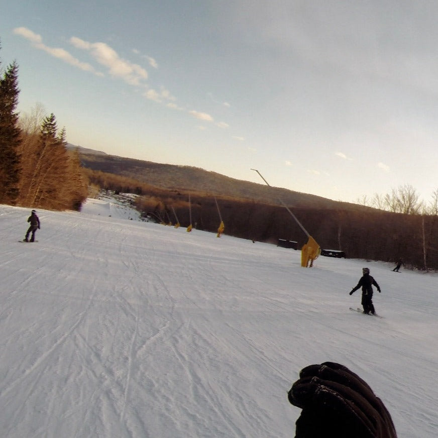Shuttle Van to Stratton Mountain for Snowboarding & Skiing
