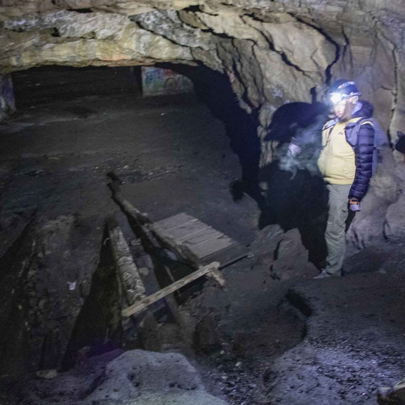 Hike Inside a Gigantic Abandoned Mine